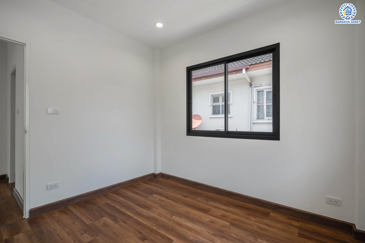 บ้านมือสองตกแต่งใหม่ โครงการ ชัยพฤกษ์ ทวีวัฒนา แบรนด์ LH เนื้อที่ 51 ตร.ว. ตอบโจทย์ทุกการอยู่อาศัย ด้วยฟังก์ชัน 3 ห้องนอน 2 ห้องน้ำ 1 ที่จอดรถ บนทำเลศักยภาพ เชื่อมต่อทางคู่ขนานลอยฟ้าบรมราชชนนี ใกล้ ม.มหิดล และเซ็นทรัลศาลายา